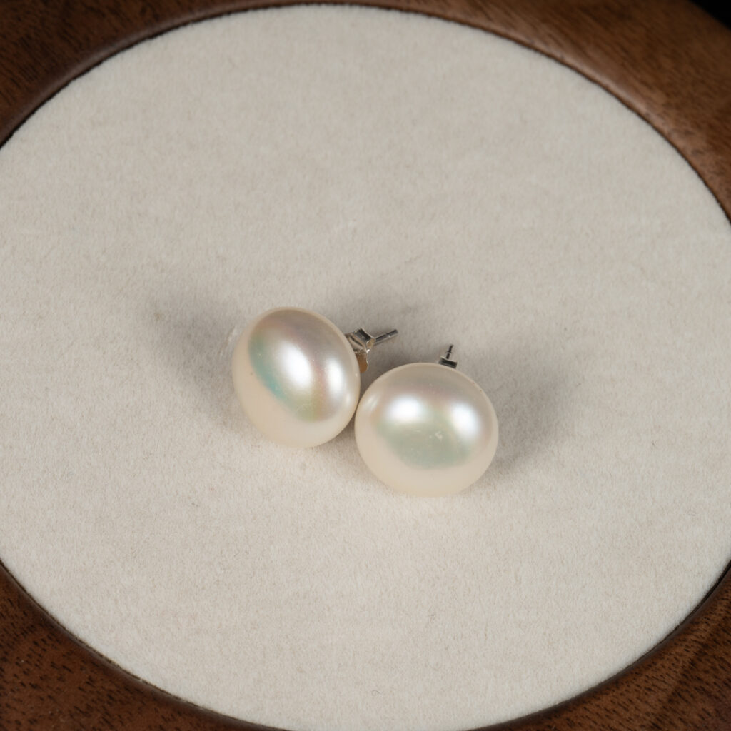 Big bud pearl earrings T19.194 - Image 4