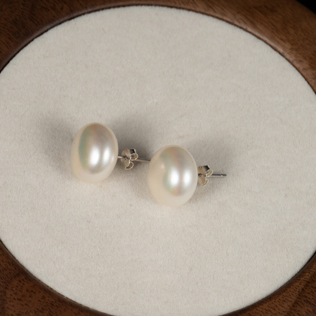 Big bud pearl earrings T19.194 - Image 3