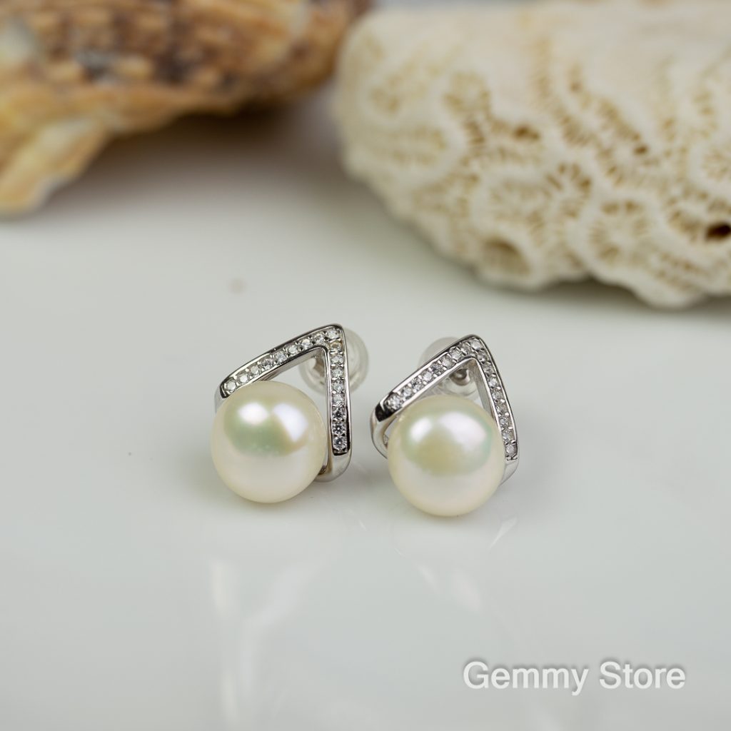 bông tai bạc 925 đính ngọc trai trắng viền đá dáng nụ | Gemmy Store