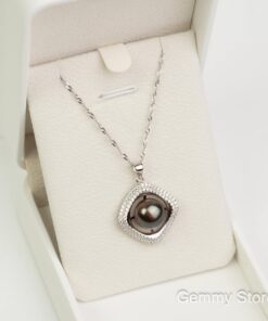 Pearl necklace T23.294