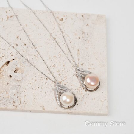 Pearl necklace T24110