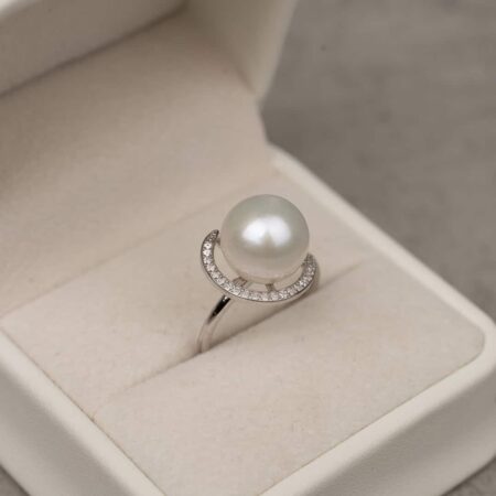 Nhẫn ngọc trai viền bạc bán nguyệt T24191