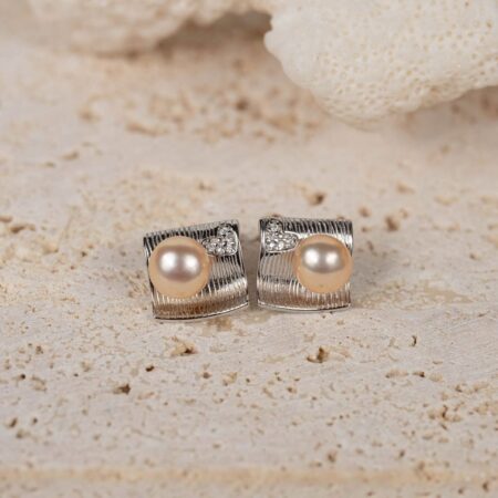 Bông tai bạc nền vuông đính trái tim và ngọc trai SE1017-Hong