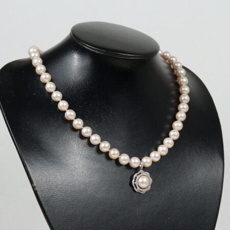 Pearl Necklace with Two-Layer Sparkling Stone Border Pearl Pendant NP1035