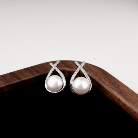 Bông Tai Nụ Ngọc Trai Trắng Viền Bạc Đính Đá 8-8.5 ly SE1031