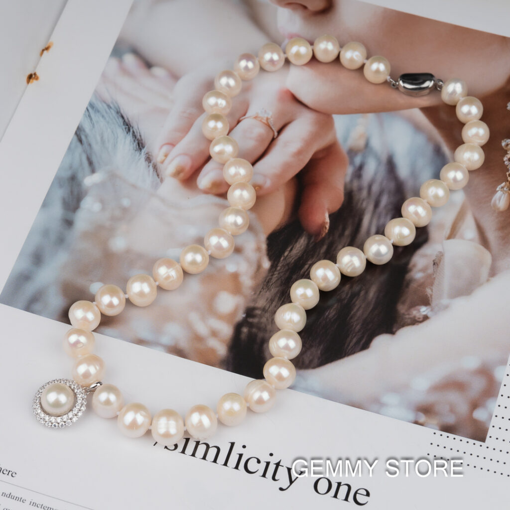 White Pearl Necklace With Pearl Pendant And Stone Border NP1040 - Image 6