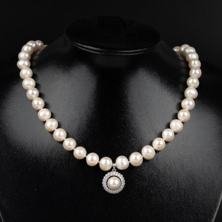 Pearl Type: Freshwater Cultured Pearl Color: White Shape: Spherical Size: 10-11mm/bead Length: 46cm Plate: S925 Silver