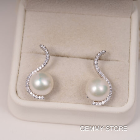 Bông Tai Ngọc Trai Trắng Viền Đá Uốn 10-11.5 ly SE1052