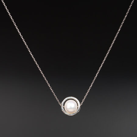 Dây Chuyền Xuyên Ngọc Trai Viền Bạc SP1019