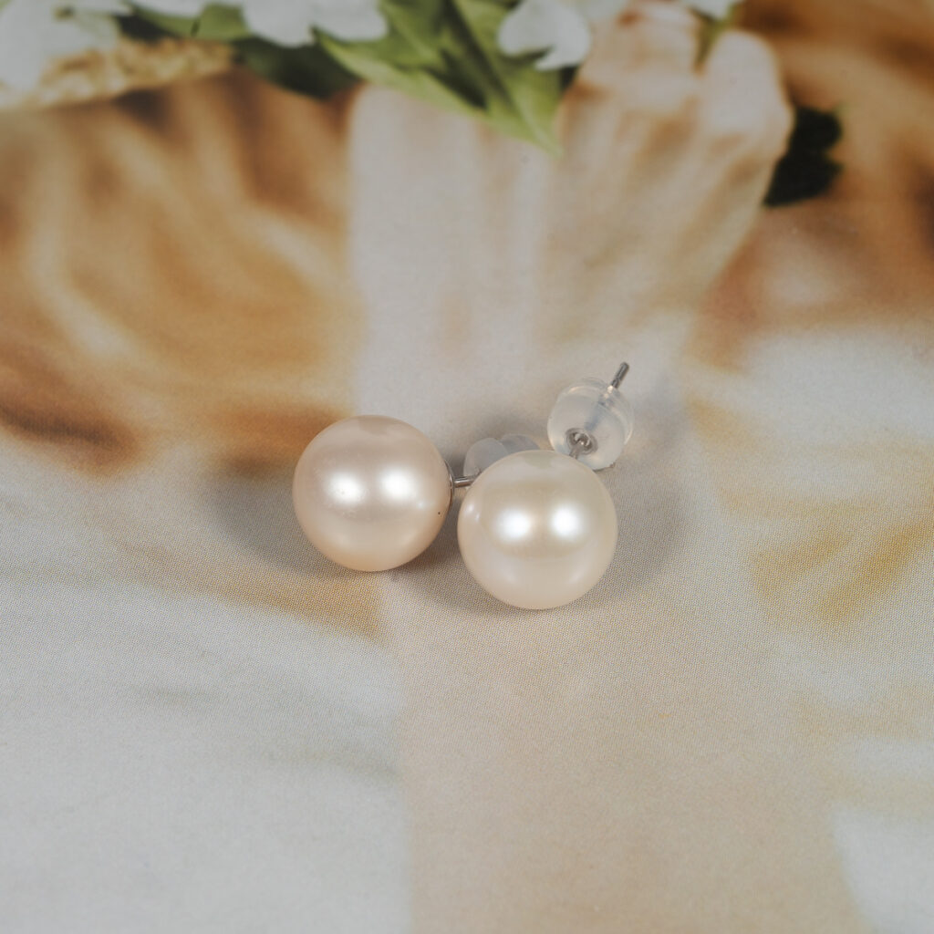 Bông Tai Nụ Vàng 18K WF0825.245 - Hình ảnh 3
