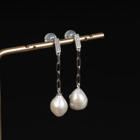 Bông Tai Ngọc Trai Dị Hình Dáng Thả DE1013