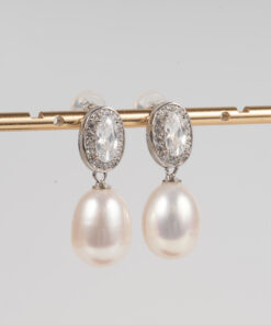 Bông Tai Ngọc Trai Bạc Dáng Thả Đá Nổi Bật Trai Giọt Nước DE1025