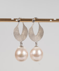 Bông Tai Ngọc Trai Dị Hình Dáng Thả DE1020