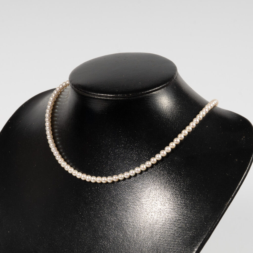 Vòng Ngọc Trai Trắng Nhí Khóa vàng 14k NE1060