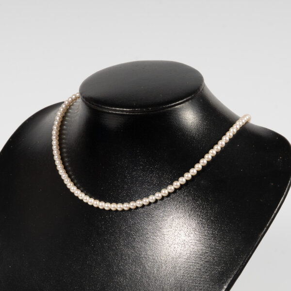 Vòng Ngọc Trai Trắng Nhí Khóa vàng 18k NE1060