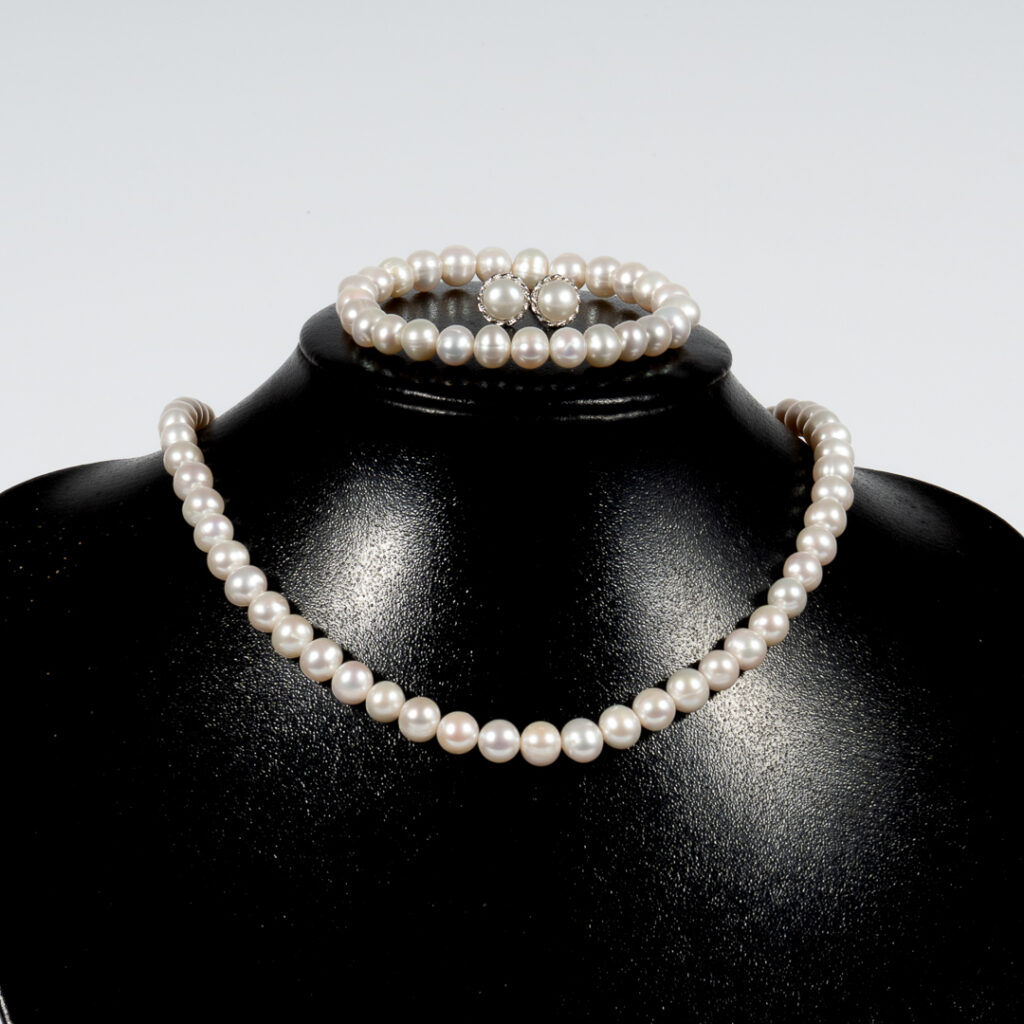 Bộ Ngọc Trai Trắng Gồm Vòng Cổ Vòng Tay và Bông Nụ Bạc NE1072DE