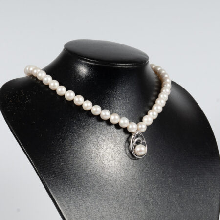 White Pearl Necklace Silver Face NP1071