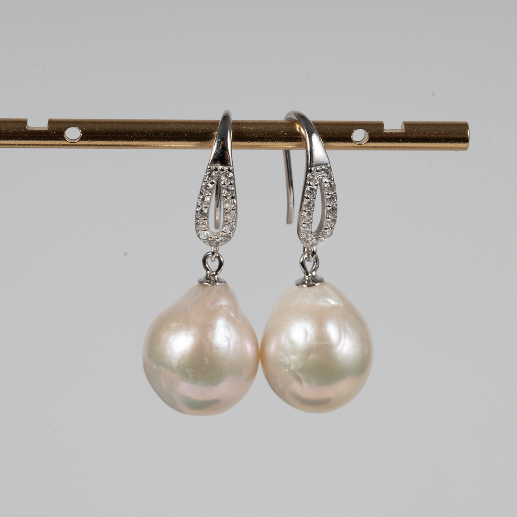 Bông Tai Ngọc Trai Baroque Móc Câu Dáng Thả HE1016 - Hình ảnh 4