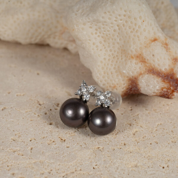 Black Pearl Stud Earrings SE1064