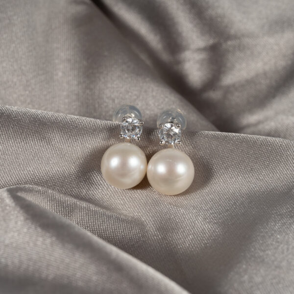 SE1065 Pearl Stud Earrings