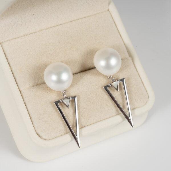 Mabe White Pearl Drop Stud Earrings SE1080