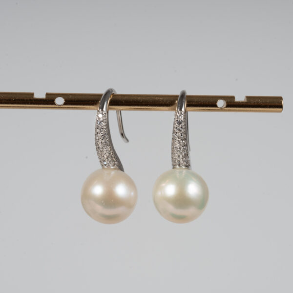 Bông Tai Ngọc Trai Trắng Móc Câu HE1010