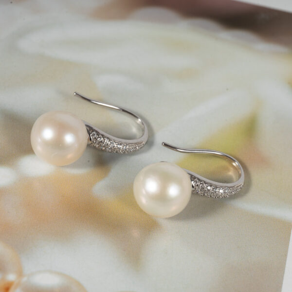 Bông Tai Ngọc Trai Trắng Móc Câu HE1010