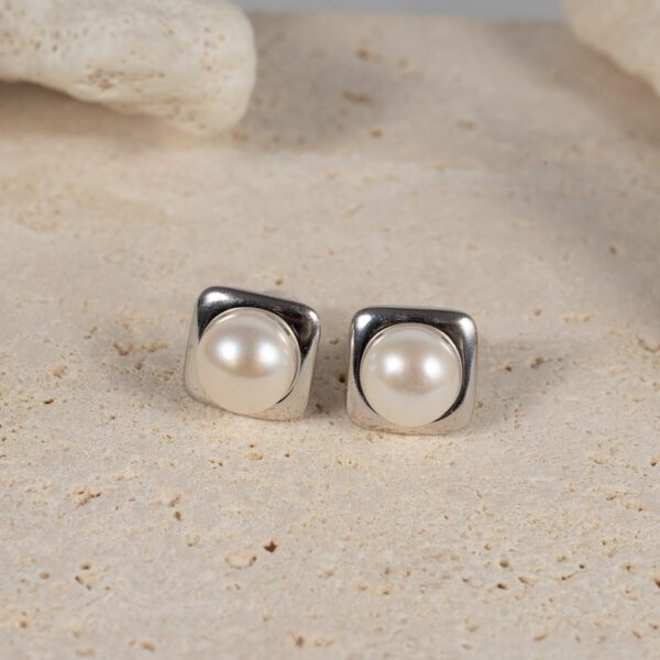 Square Silver-rimmed Pearl Earrings SE1061