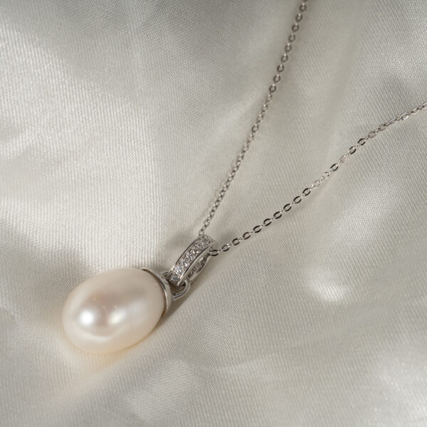 Detachable Teardrop Pearl Necklace SP1041