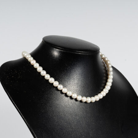 Youthful Pearl Necklace with Clasp NE1086