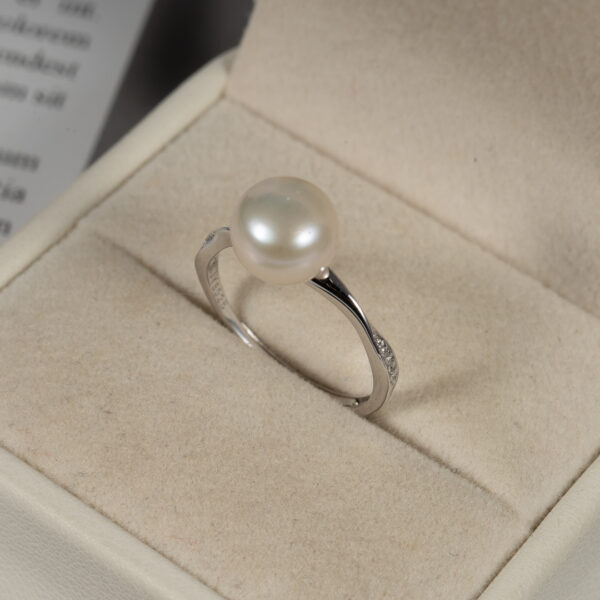 White Pearl Ring with S925 Sterling Silver SR1028