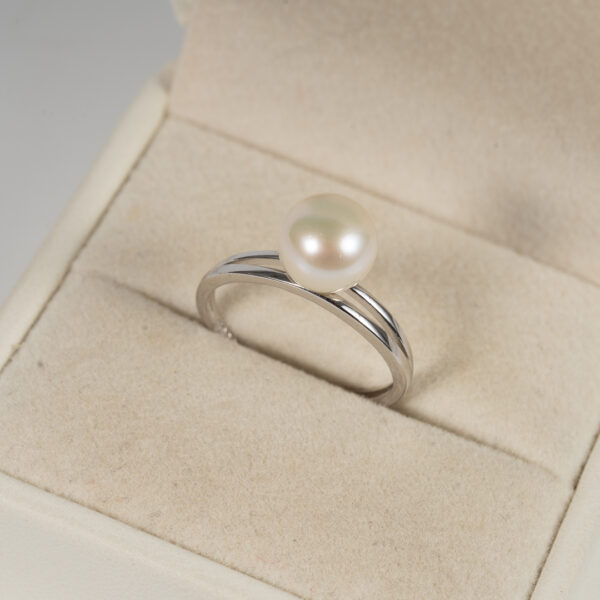 White Pearl Ring with S925 Sterling Silver Setting SR1045
