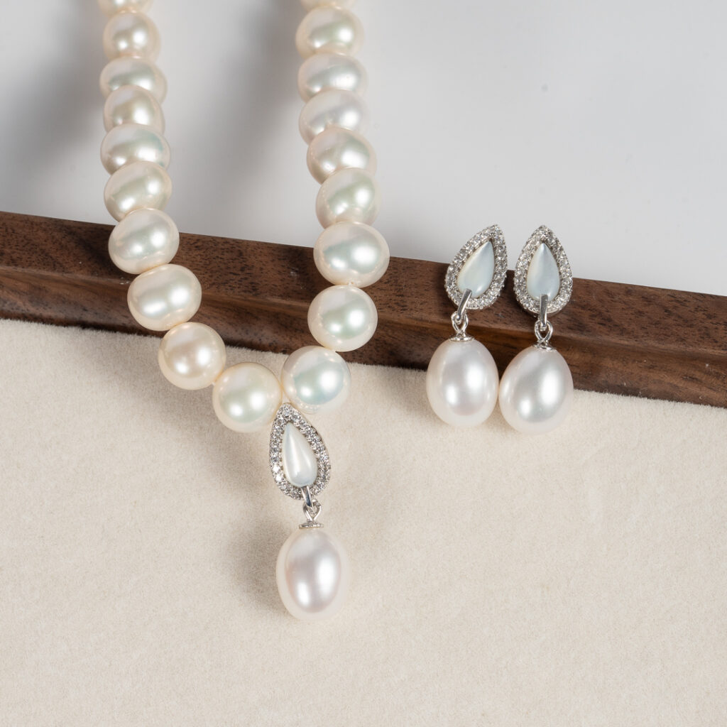 Bộ Trang Sức Ngọc Trai Vòng Cổ Có Mặt Và Bông Tai SET1016