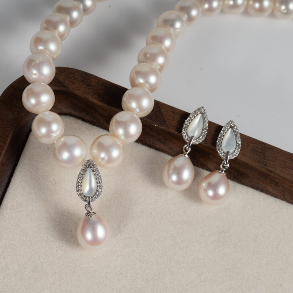 Bộ Trang Sức Ngọc Trai Vòng Cổ Có Mặt Và Bông Tai SET1017