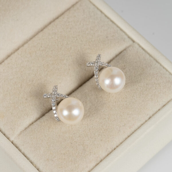 Bông Tai Ngọc Trai Chữ X Đính Đá DE1037