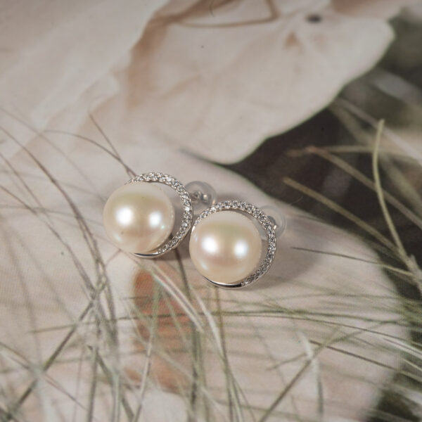 Bông Tai Ngọc Trai Viền Đá SE1086