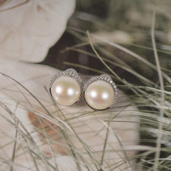 Bông Tai Ngọc Trai Viền Đá SE1086