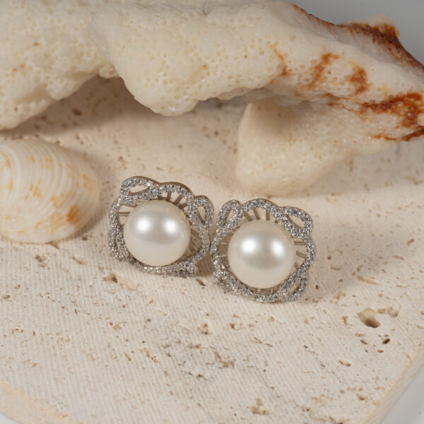 Bông Tai Ngọc Trai Viền Đá SE1087