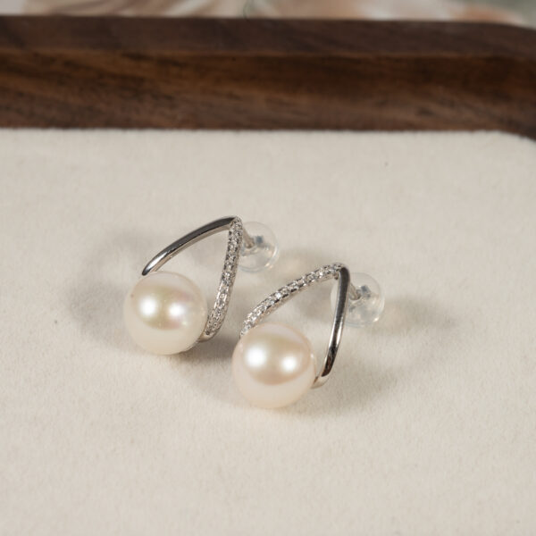 Bông Tai Ngọc Trai Viền Đá SE1089