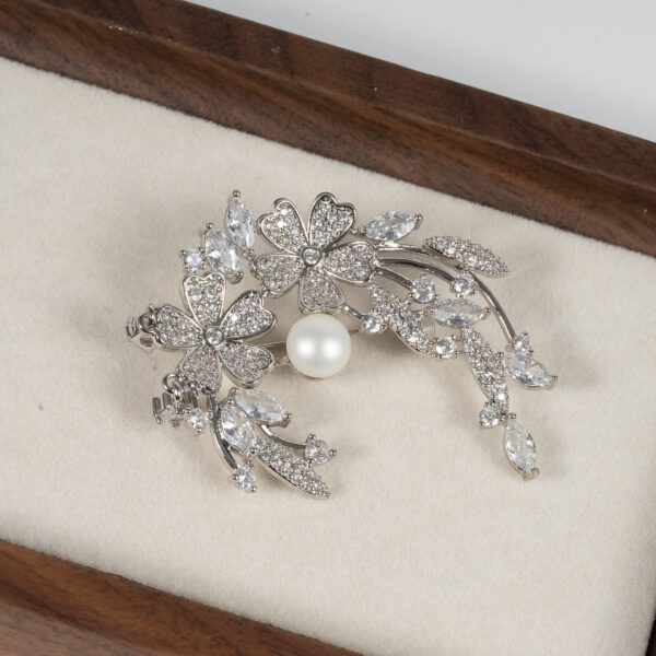 Cài Áo Ngọc Trai Chiếc Lá Lấp Lánh Trắng BR0107