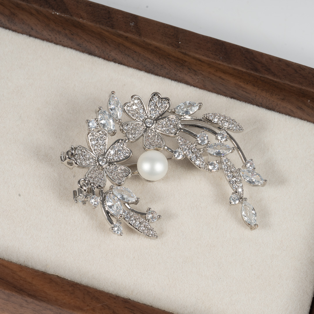 Cài Áo Ngọc Trai Chiếc Lá Lấp Lánh Trắng BR0107