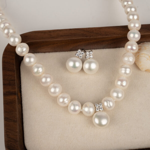 Bộ Trang Sức Ngọc Trai Vòng Cổ Và Bông Tai SET1022