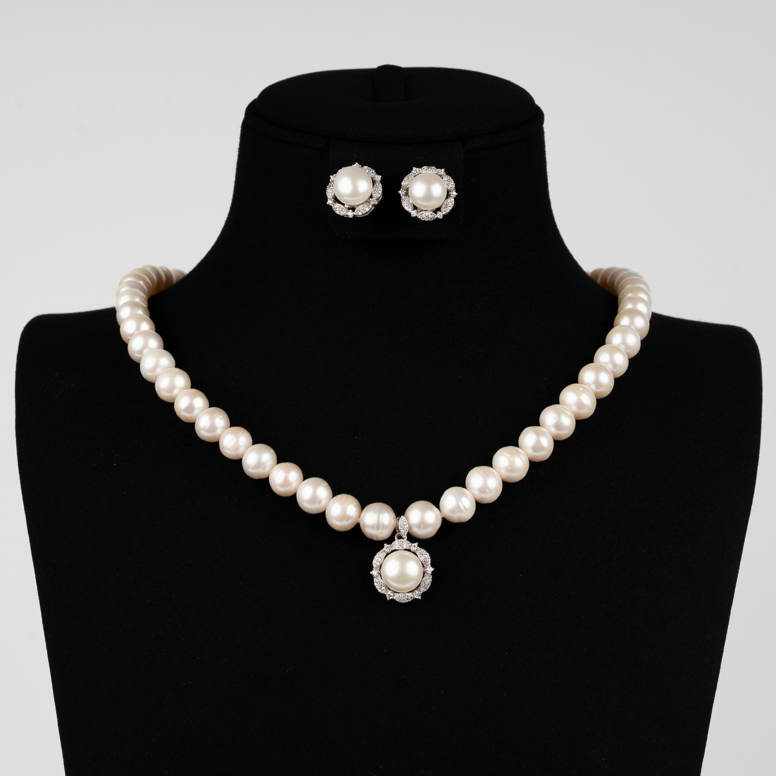 Bộ Ngọc Trai Đính Đá Hoa Xoắn Sang Trọng - SET1023