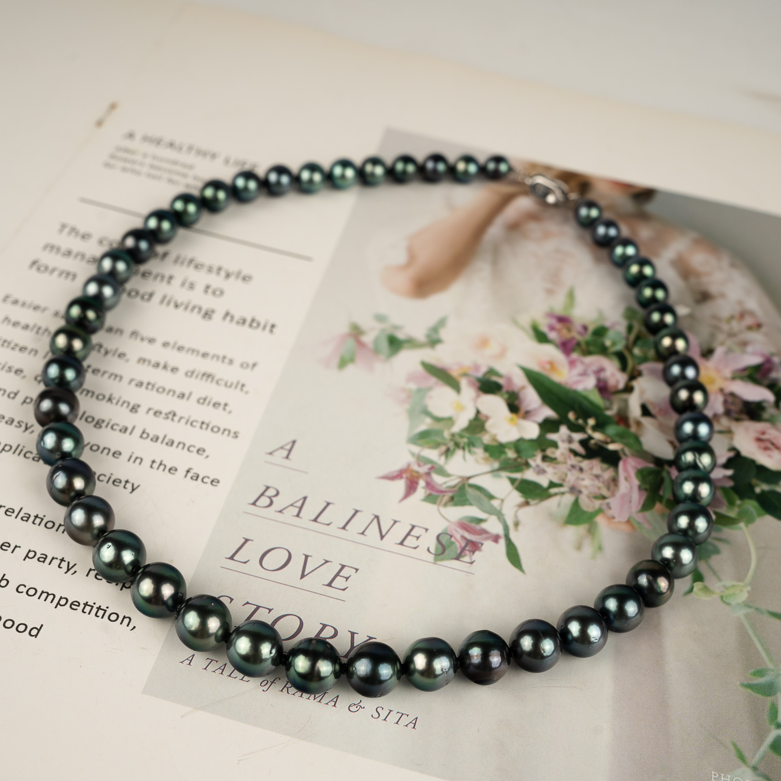 Black-Green Tahitian Pearl Necklace NE1173 Convert to PDF